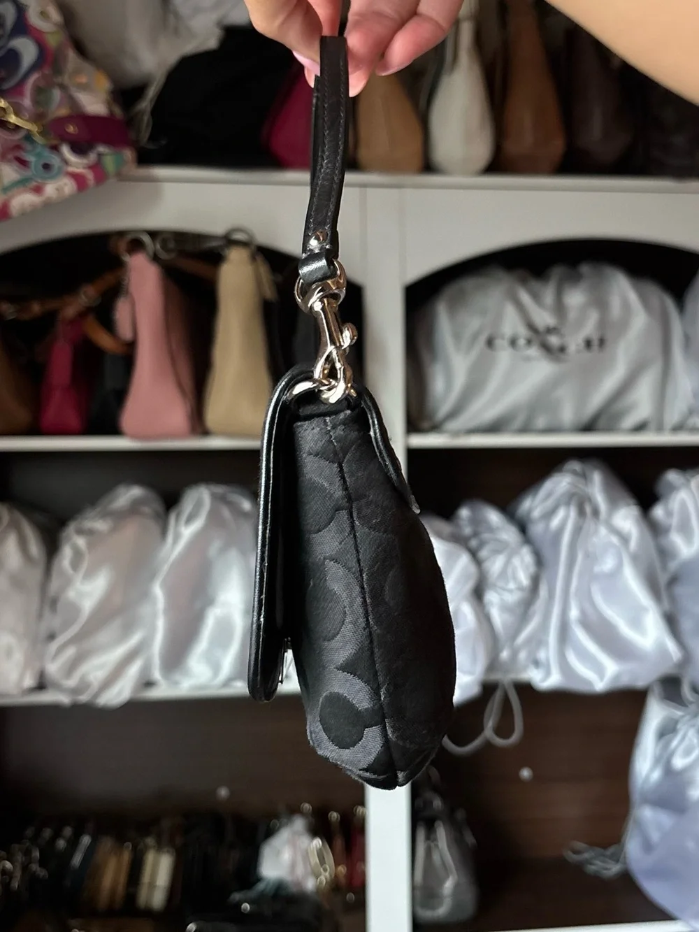 ❌❌SOLD❌❌🖤Y2K Kristin Op Art Large Wristlet Mini Bag🖤